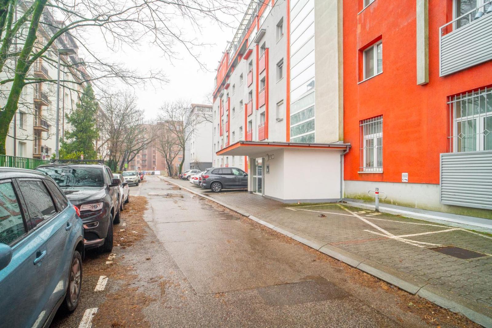 A Cozy Apartment In Bratislava Downtown מראה חיצוני תמונה